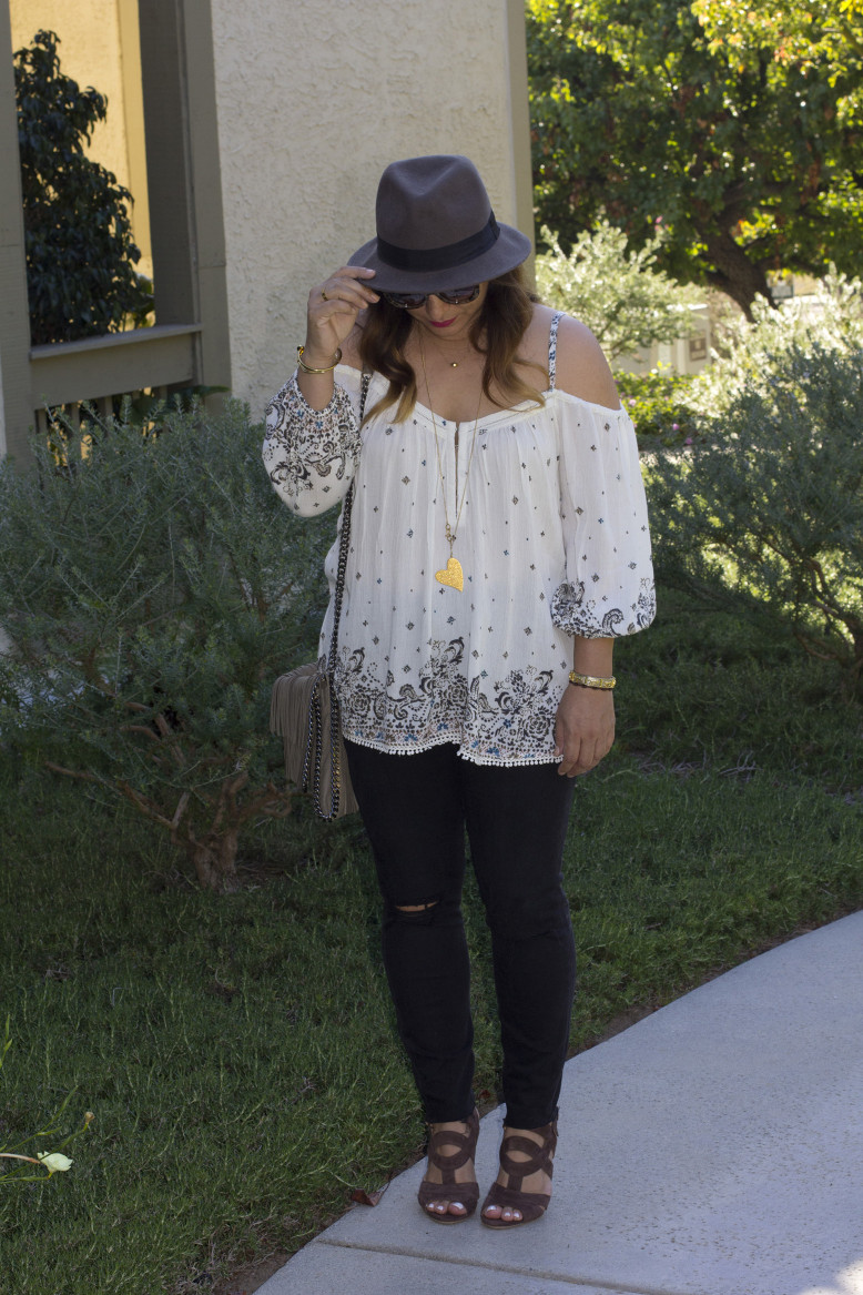 Off-Shoulder-Top-outfit