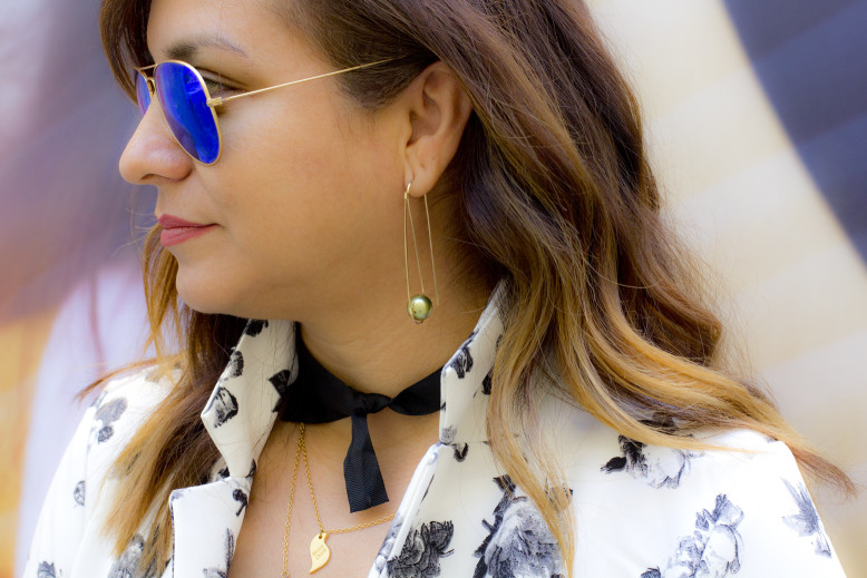 Art_of_the_Trench_Coat_Brave_Chics_Earrings_Ray_Ban_Aviator_Sunglasses