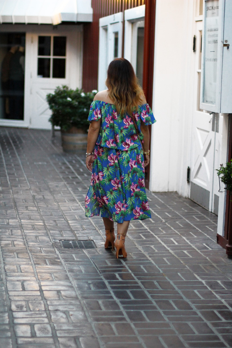 Rossana Vanoni Brentwood Country Mart Topshop top & midi skirt, Schutz Slate shoes, Michael Kors Saffiano crossbody bag, Baublebar Aztec Drop earrings