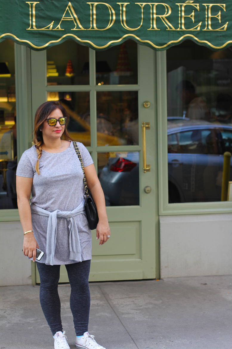 Rossana Vanoni New York City - H&M shirt leggings & sweater, Marc Jacobs sunglasses, Chanel bag, Converse sneakers