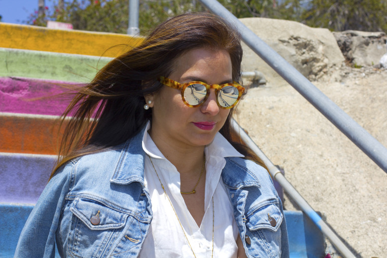 Summer-White-Beach-Outfit-CloseUp