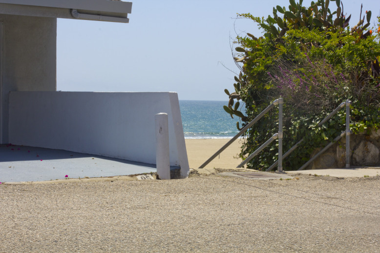 Summer-White-Beach-View