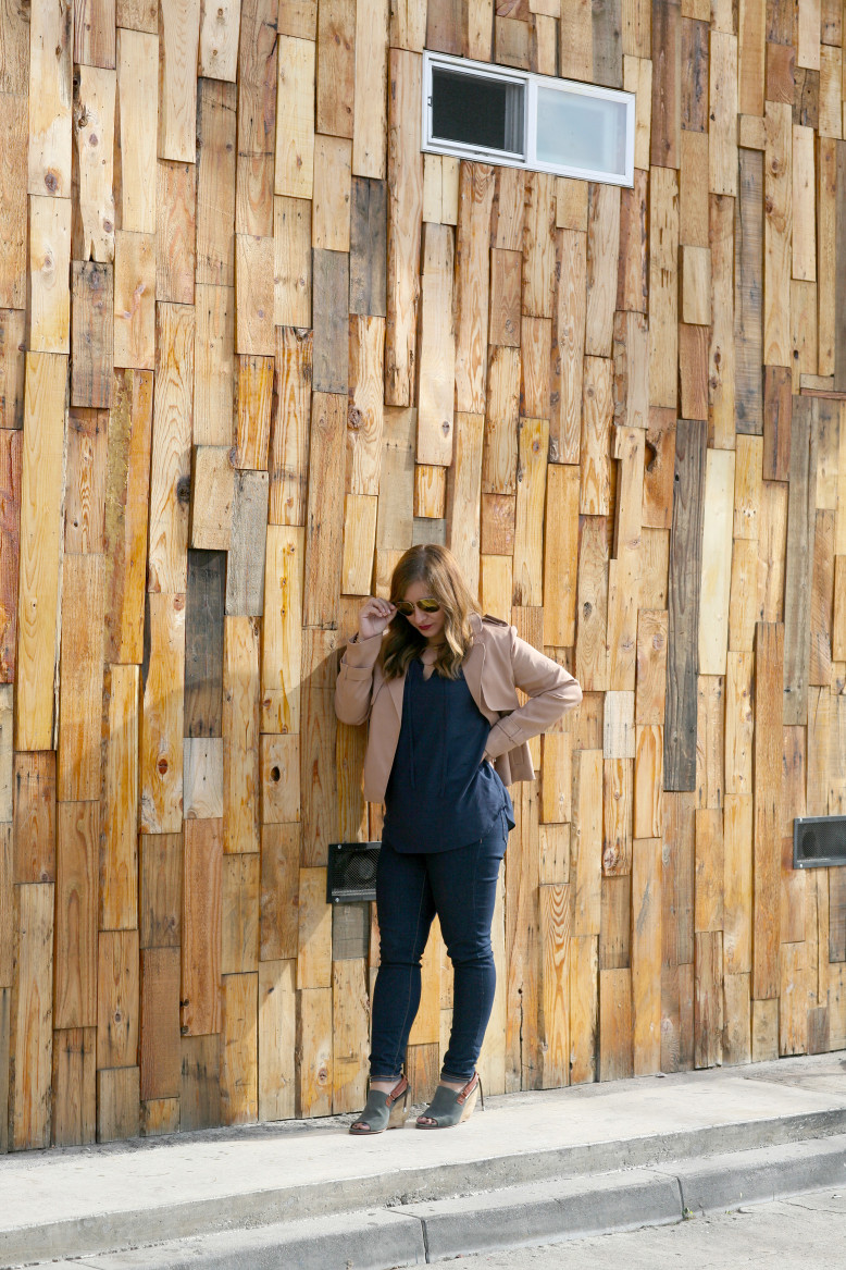 Denim-n-Camel-Blogger-Wall-Style