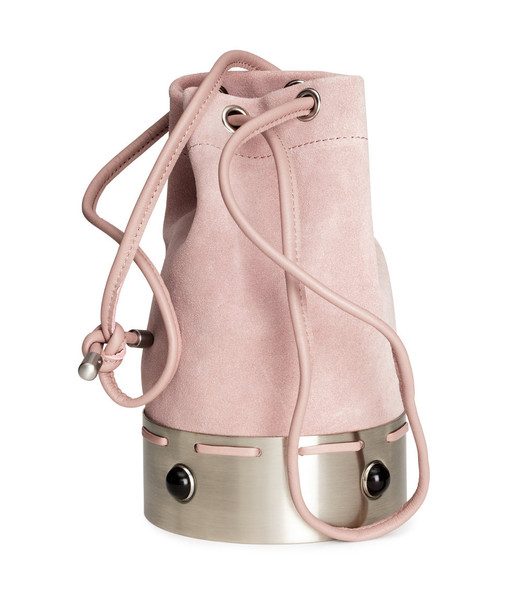 The Must have of the season: The Bucket Bag