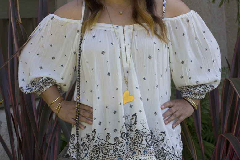 Off-Shoulder-Top-Style-Outfit