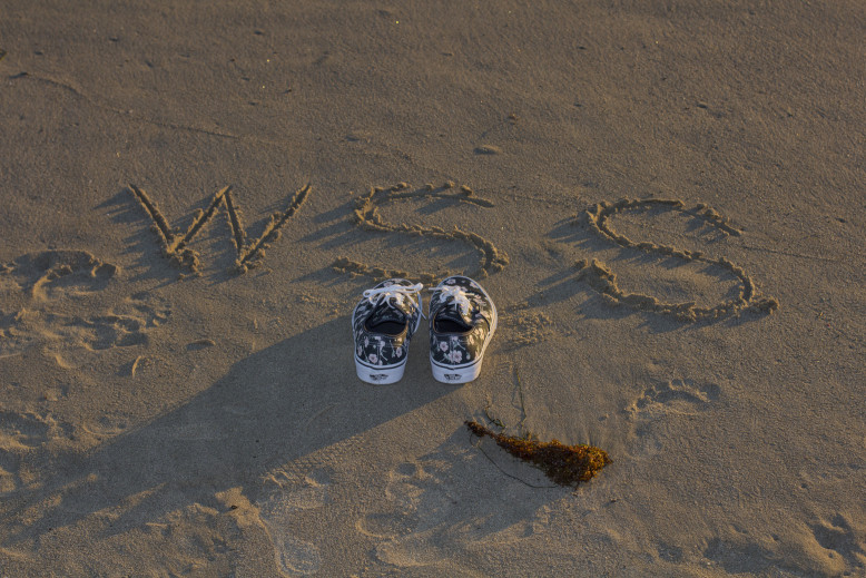 WSS-Casual-Vans-Shoes-Writing-on-the-Sand
