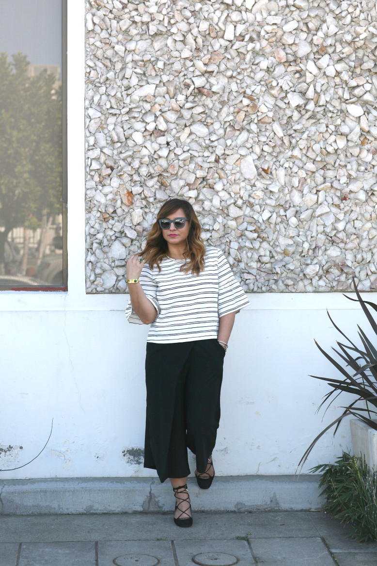 Black-and-Strips-Streetstyle-Top