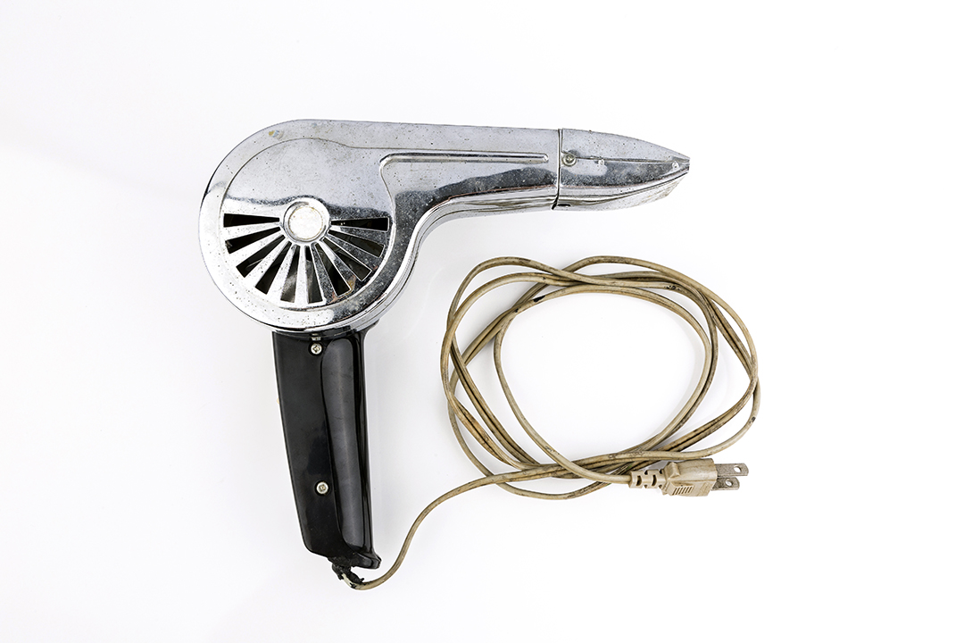 Old,Hairdryer,On,The,White,Background